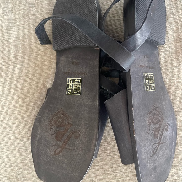 FP *NEW* Leather Sandals - Picture 2 of 2